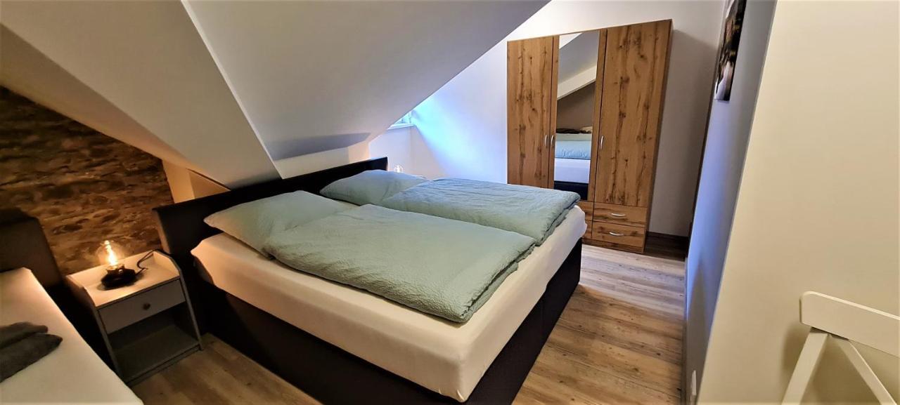 Ferienwohnung Am Fluss Klotten Exterior foto